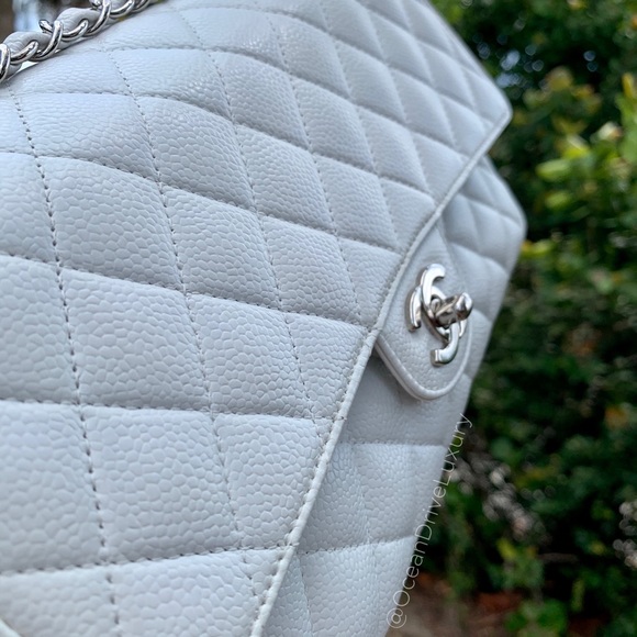 AUTHENTIC CHANEL Medium Flap White Caviar Silver - Picture 11 of 16